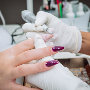 Nail Artist